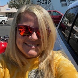 Meet your Posher, Lena